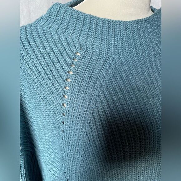 Atmosphere Blue Boat Neck Cable Knit Cropped Pullover Sweater (Size: 12) - Picture 5 of 11